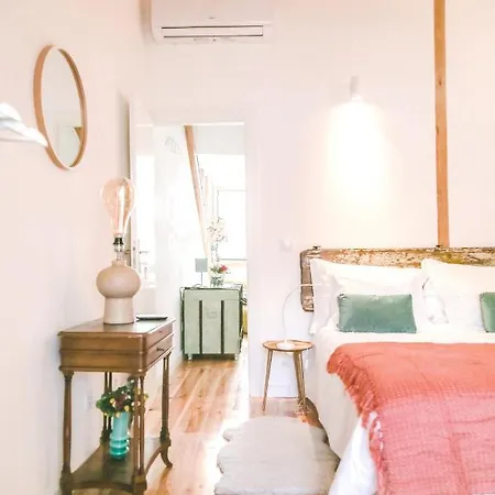 2 Bedrooms With View Balcony And Wifi At Апартаменты Лиссабон